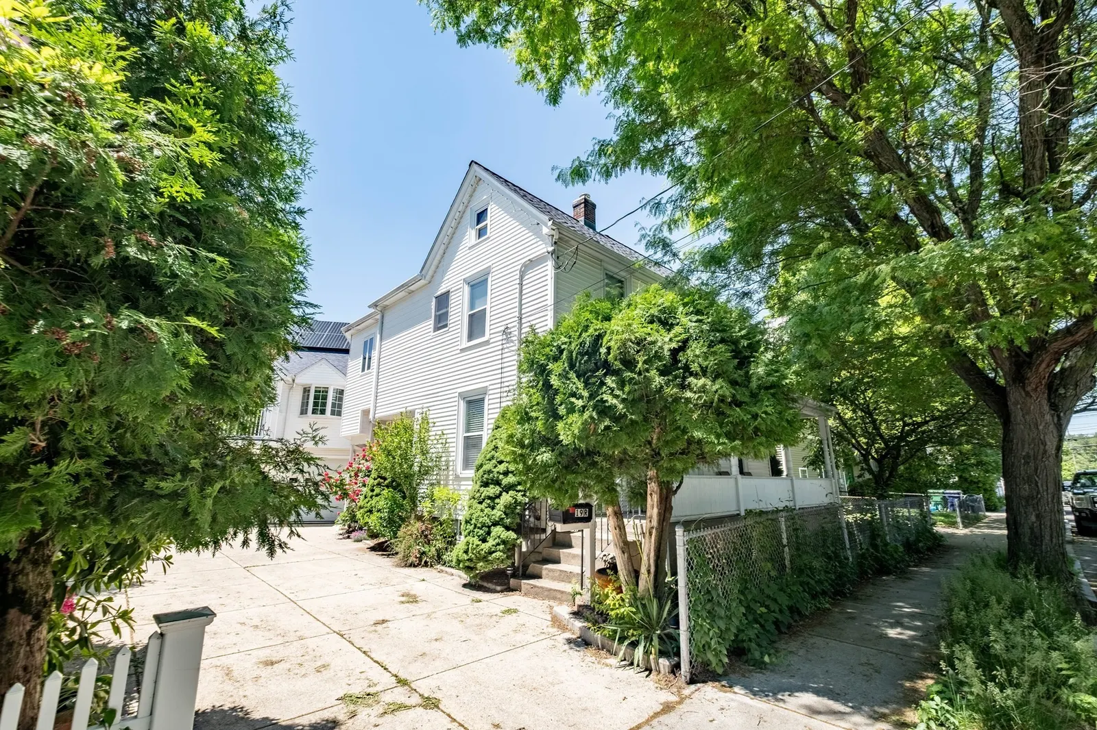 19 Faxon St #F, Newton
