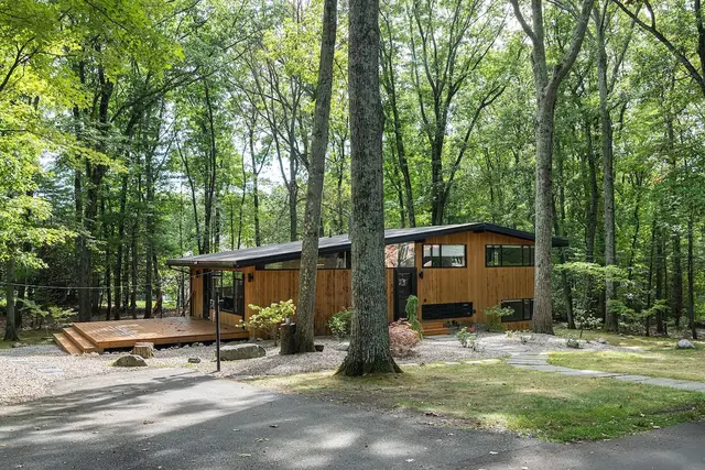 5 Gould Rd