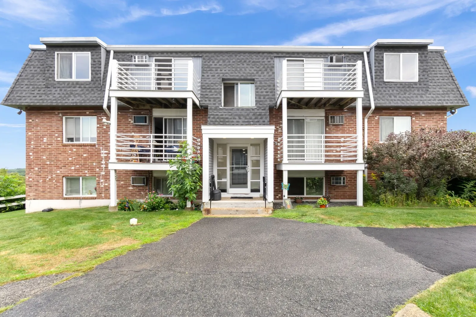 145 Essex Avenue #405, Gloucester