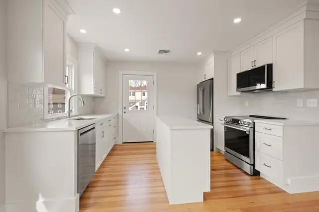 156 Waverley Street #156