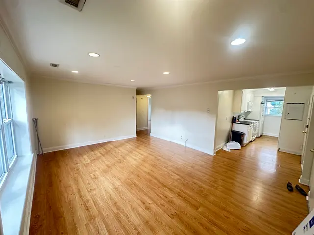 140 Newton St. #5