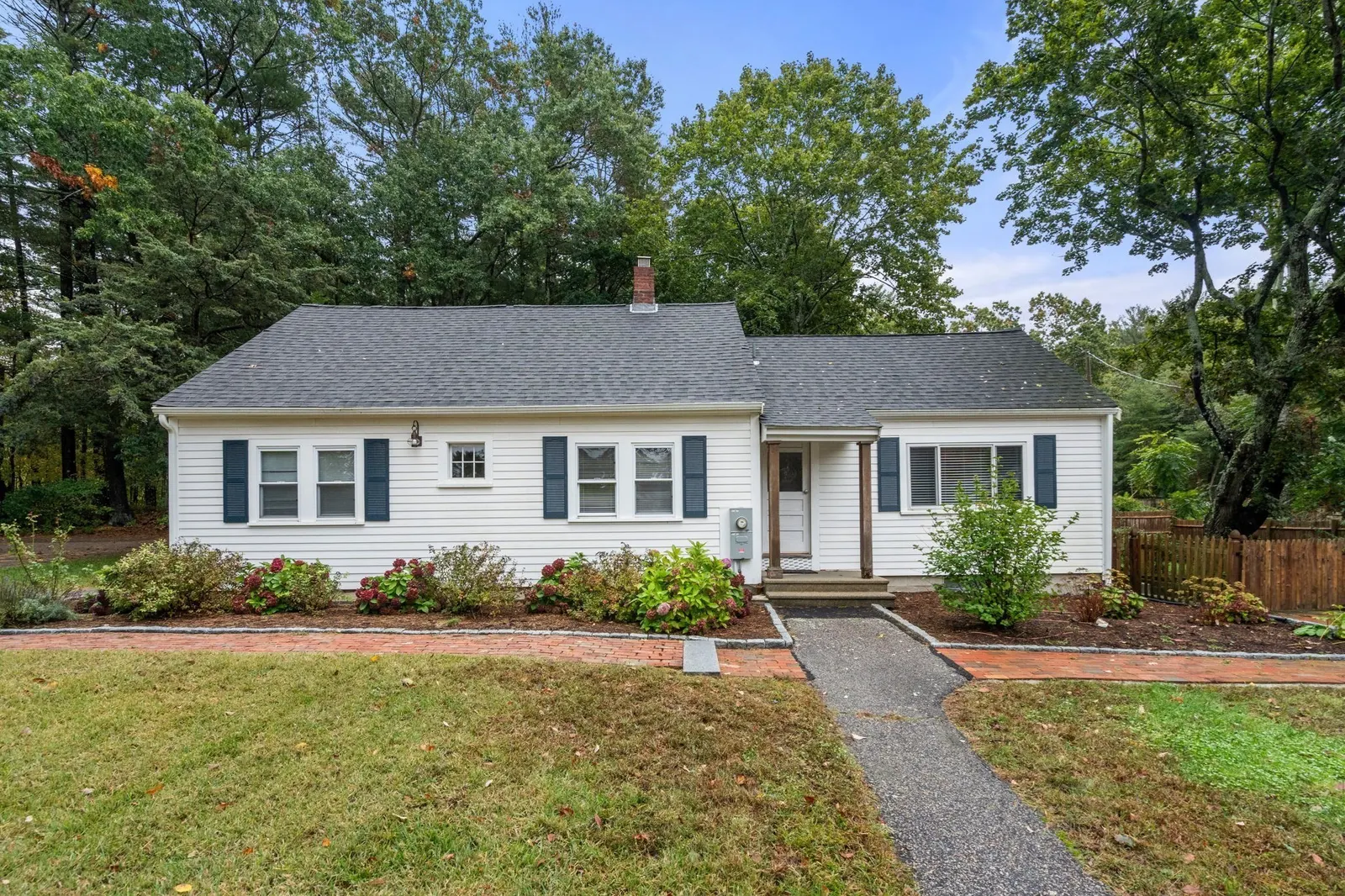 831 Franklin St, Duxbury