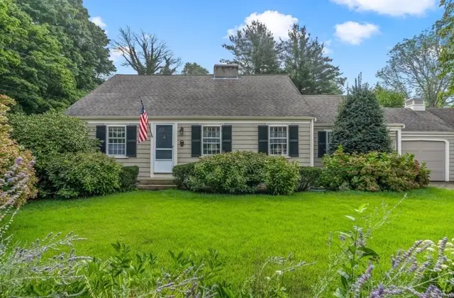 11 Cedar Lane