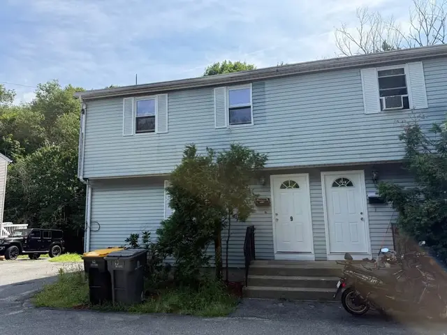 9 Cove Ave #9