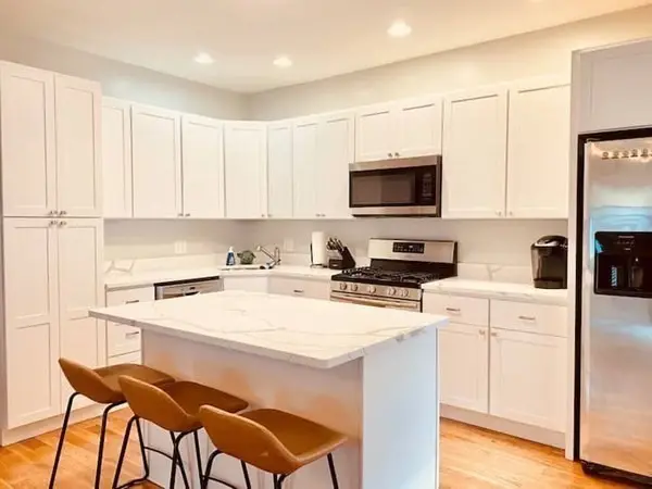 81 Sydney St #1