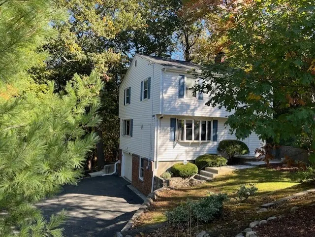 6 Longhill Road, Lynn
