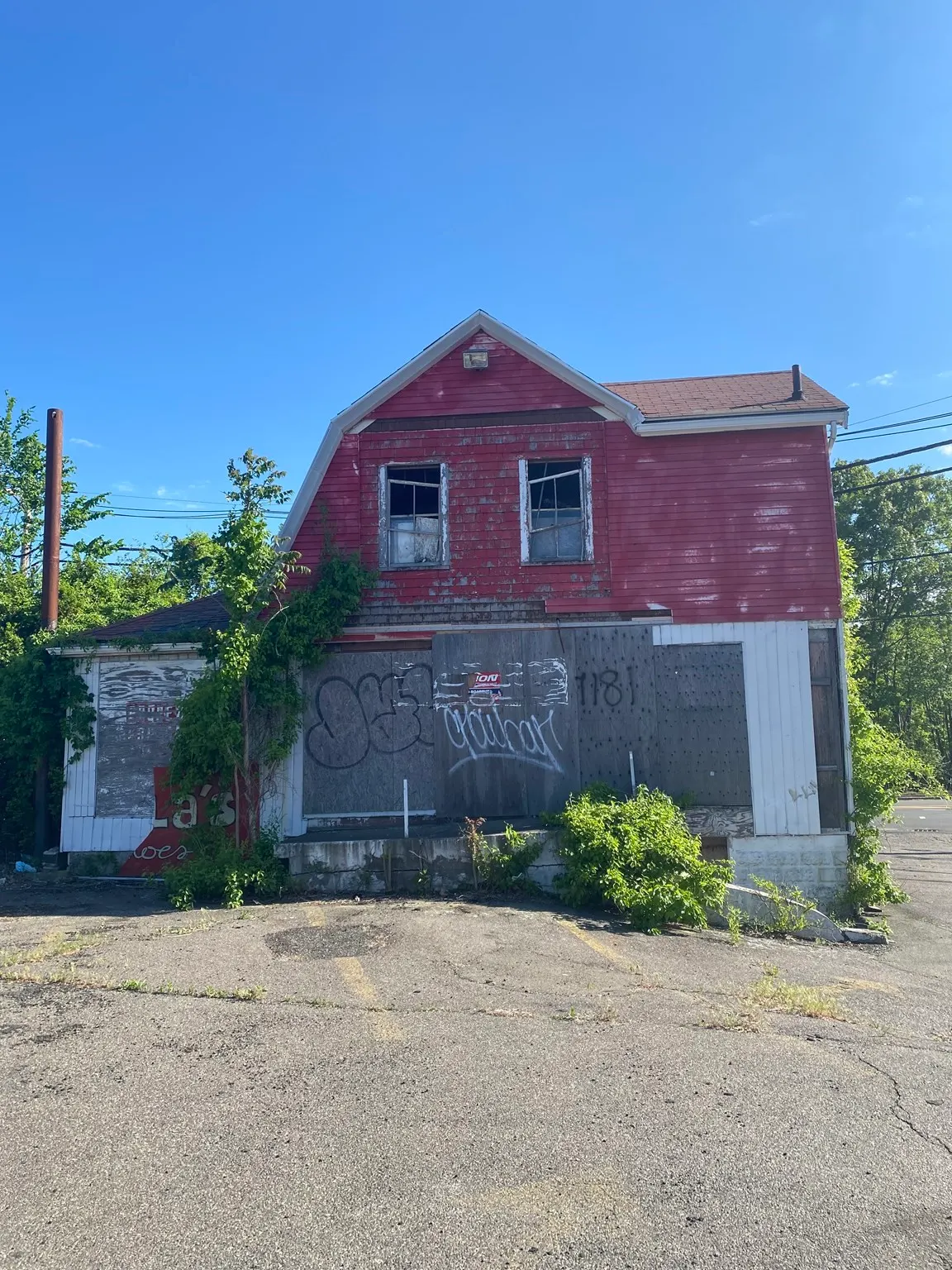 1181 Broadway, Saugus