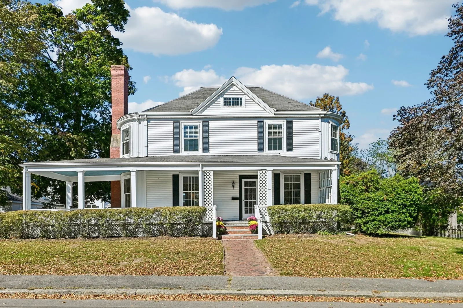 44 Ocean St, Nahant