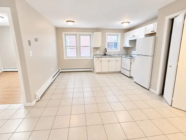 138 Franklin St #4