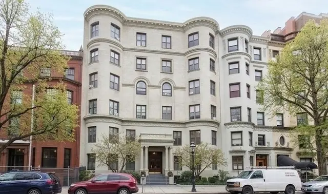 382 Commonwealth Ave #23