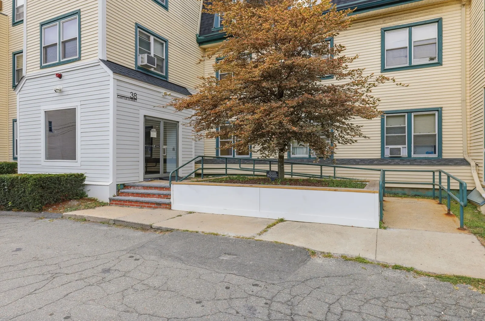 38 Carter St #107, Everett
