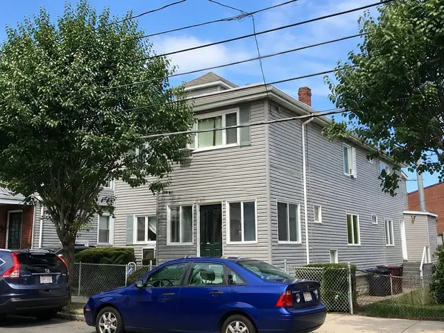121 Clarence #1