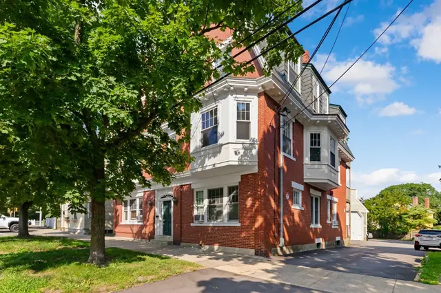 42 Broad St #3