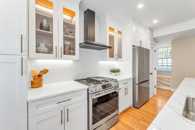 112 Armandine Street #3