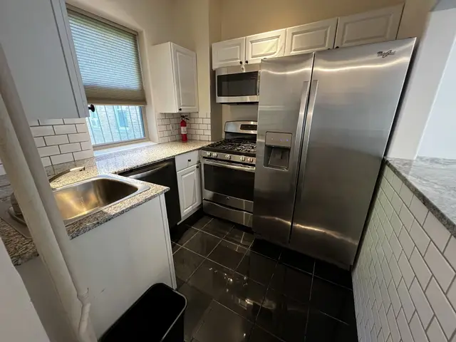 31 Queensberry St. #12A