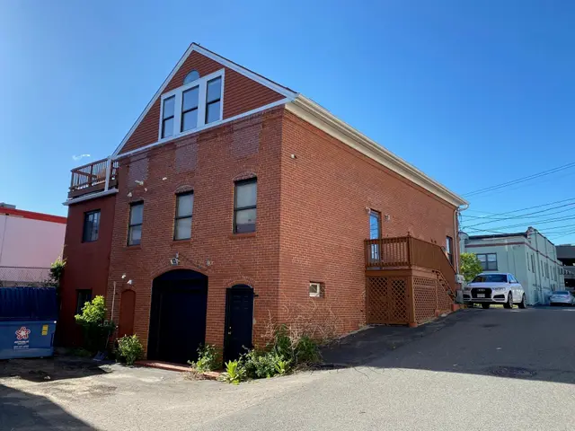 56 Park St