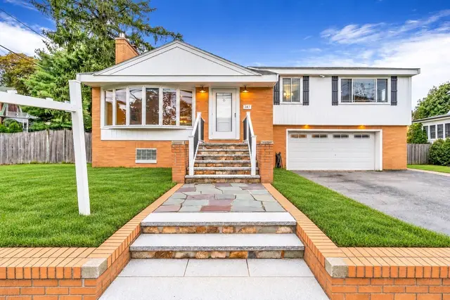 387 Lawrence Road