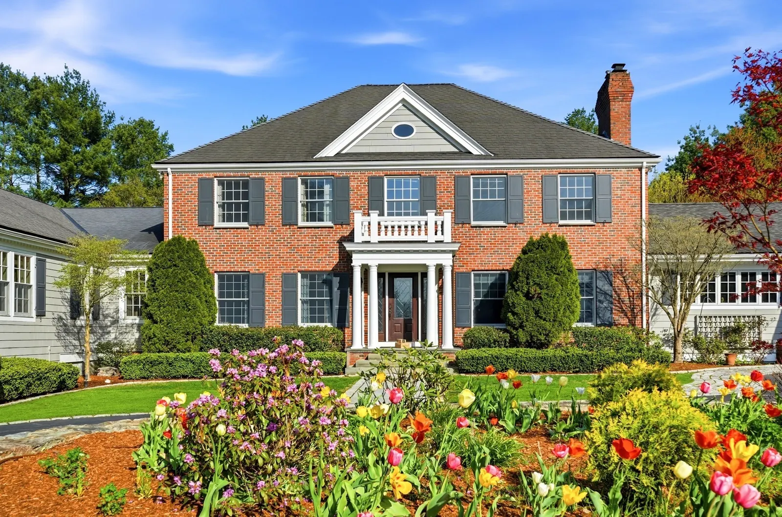 568 Wellesley St, Weston