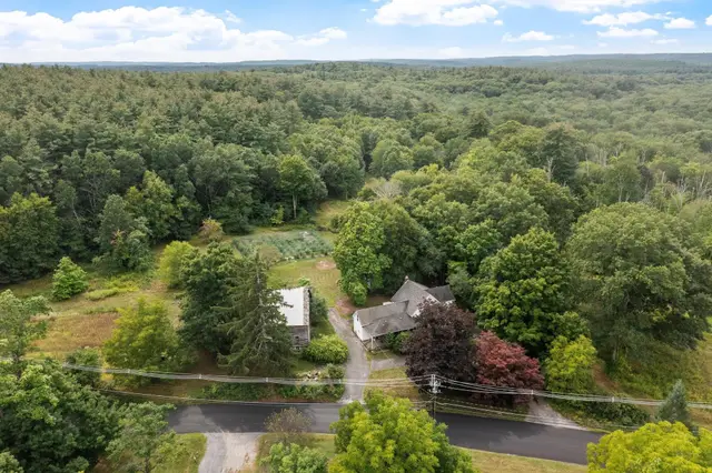 276 Middle Rd