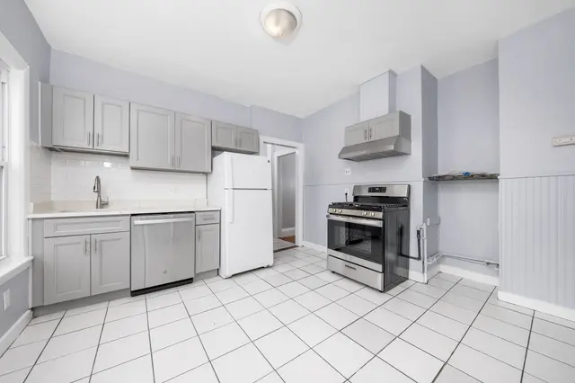 18 Edith Ave #2