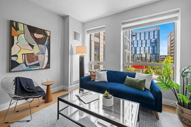 100 Shawmut #414