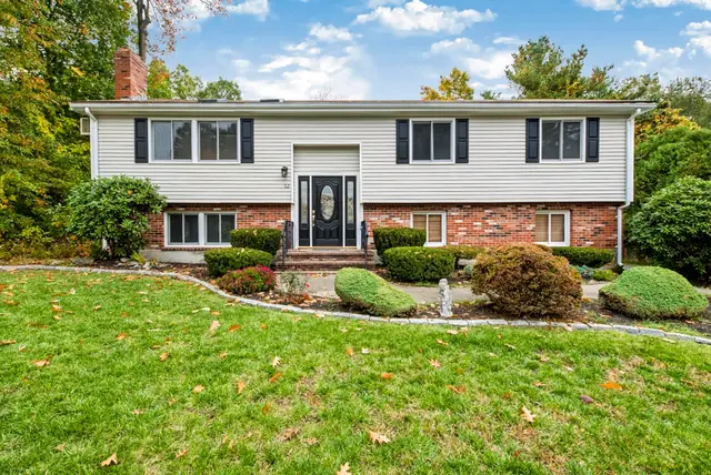 52 Tanglewood Dr