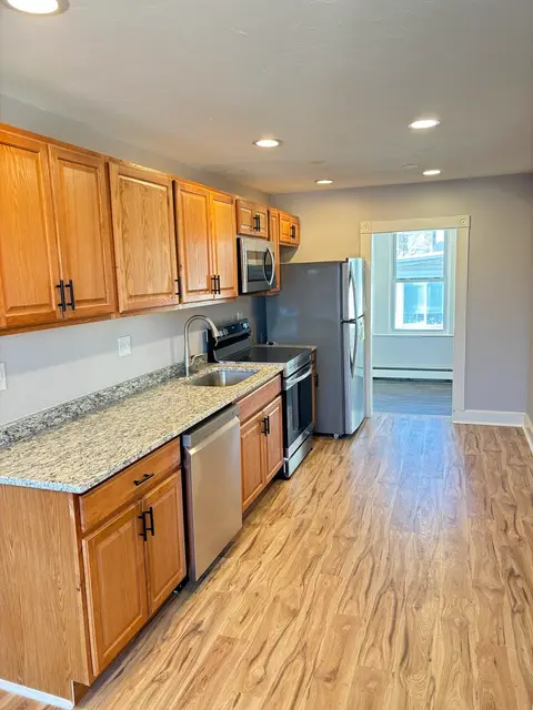 713 Metropolitan Ave #2