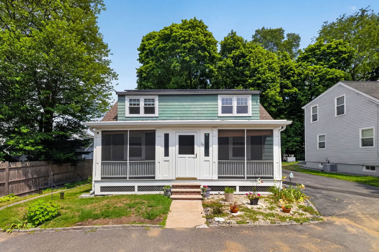 19 Springvale Ln, Lynn