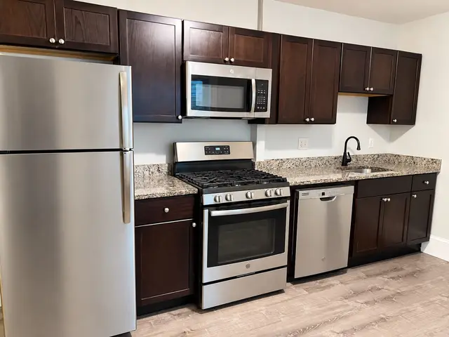 207 Broadway #1