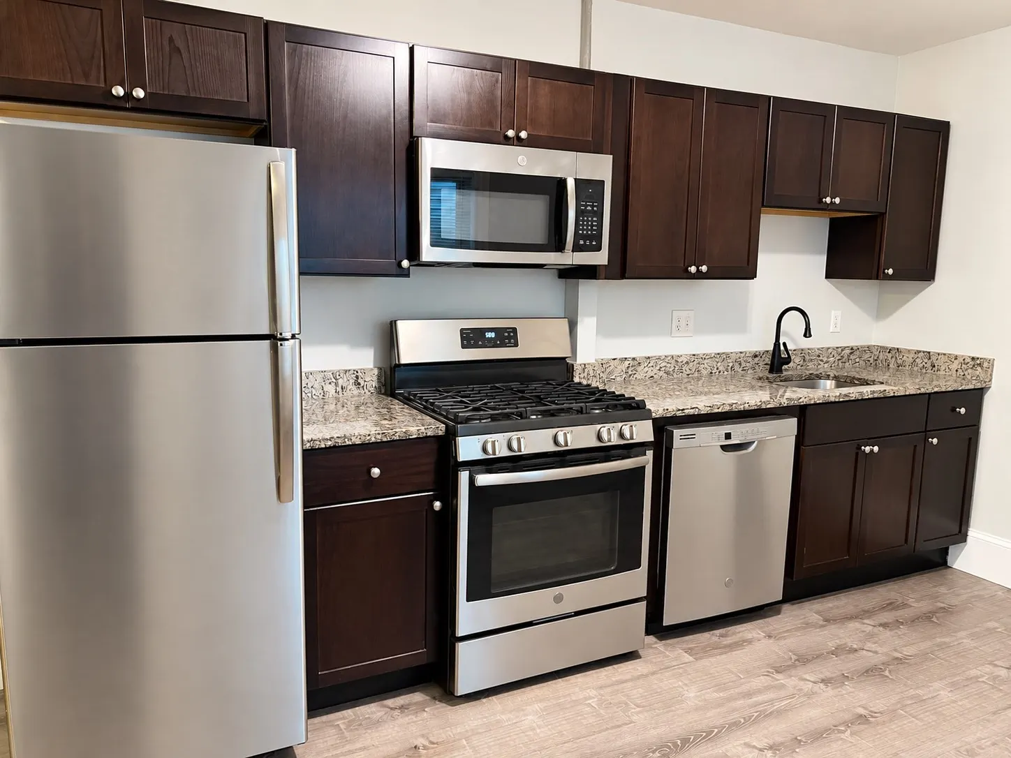 207 Broadway #1, Everett
