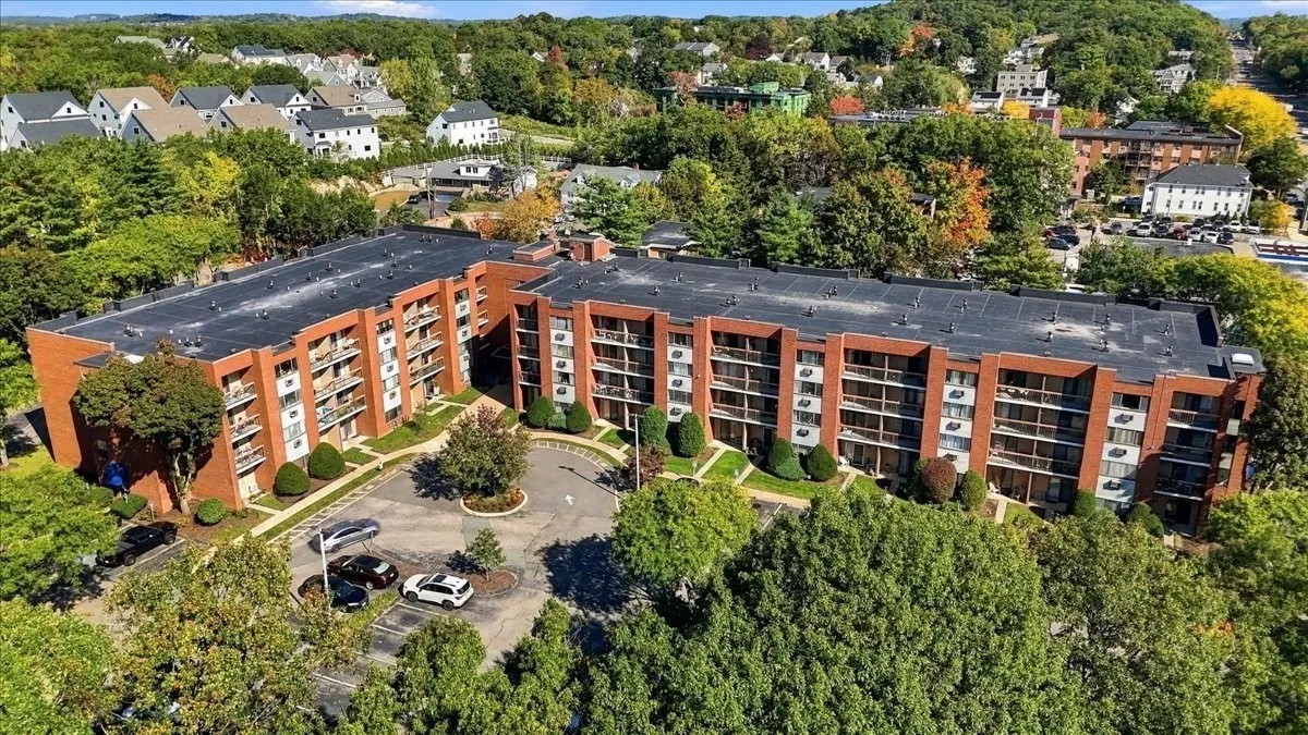 4975 Washington St #310, Boston