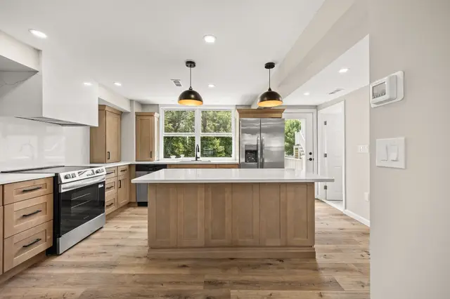 7 Somerville Ave