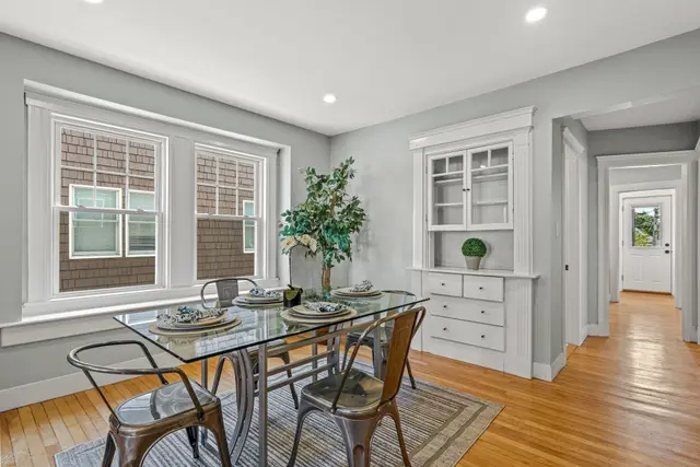 44-46 Woods Ave #44