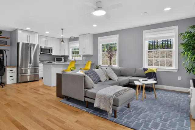 10 Allen Ct #1