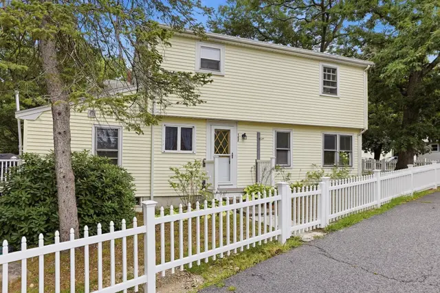 107 Pond St
