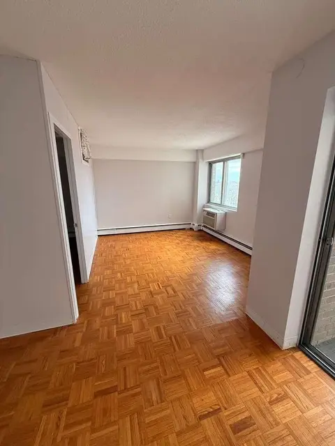 1025 Hancock St #6J