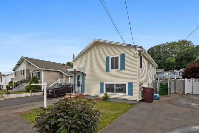 105 Oakwood Ave