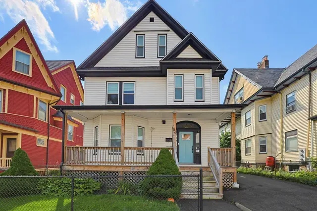 54 Bloomfield St #1
