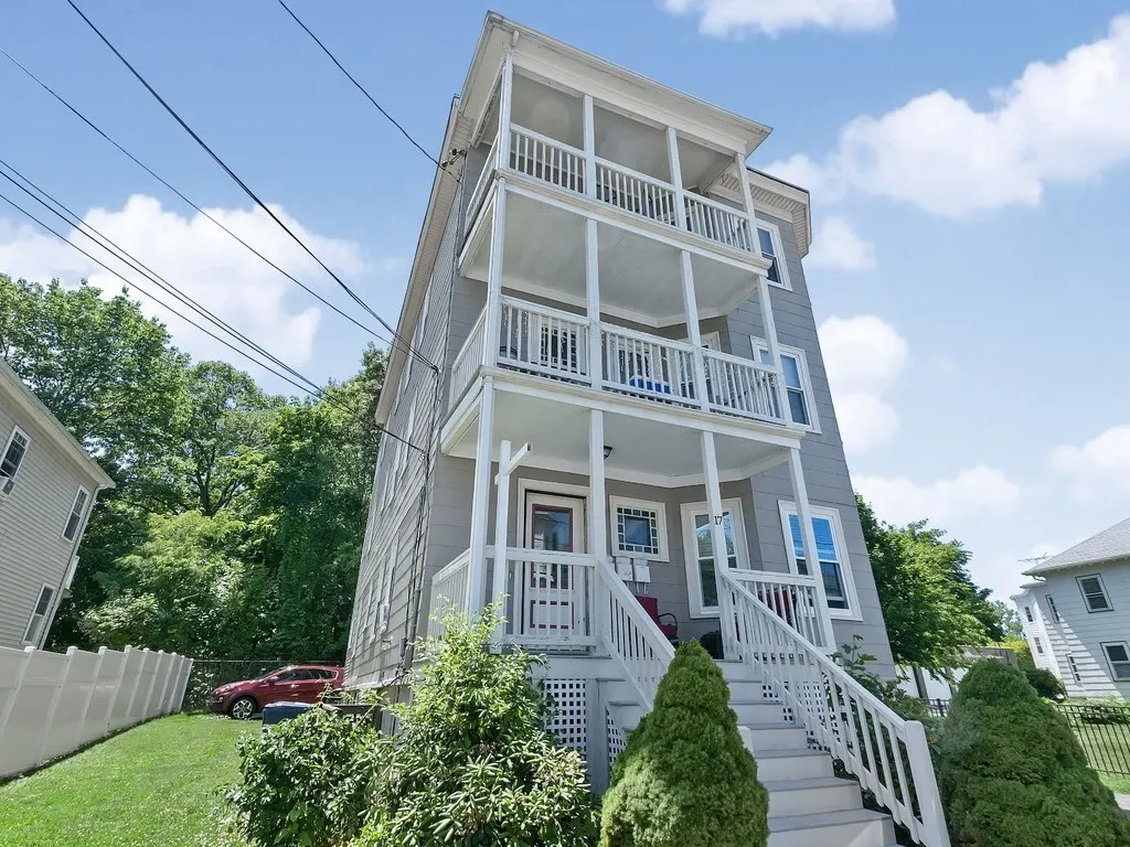 17 Wyvern St #3, Boston