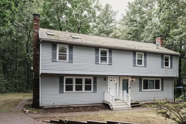7 Ledgeville Ave #A