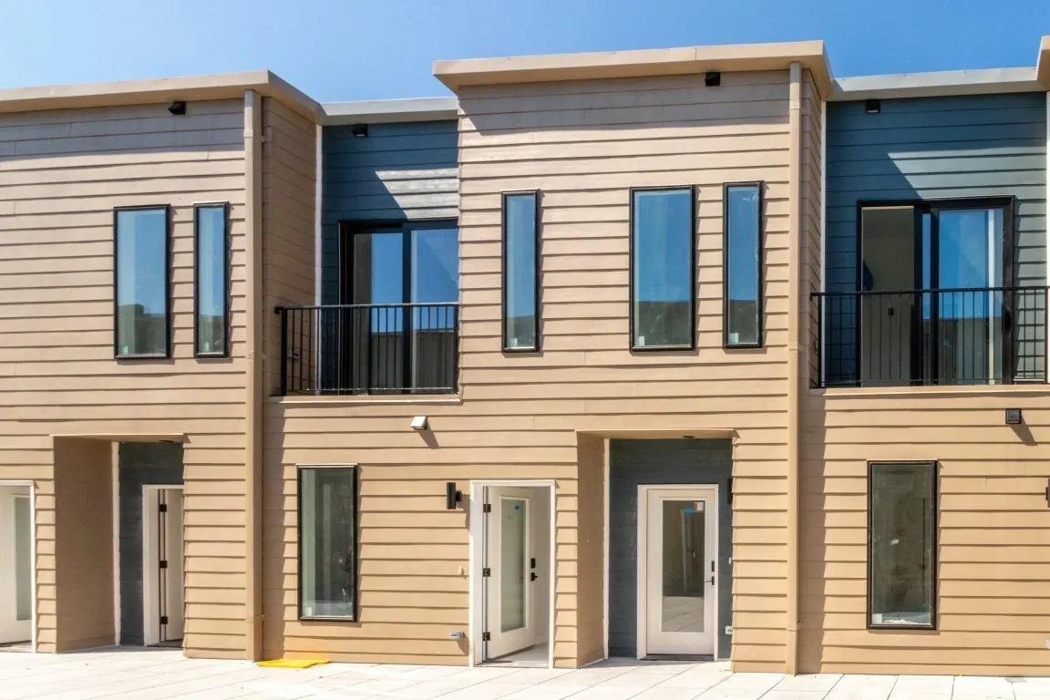 150 Williams #20, Chelsea