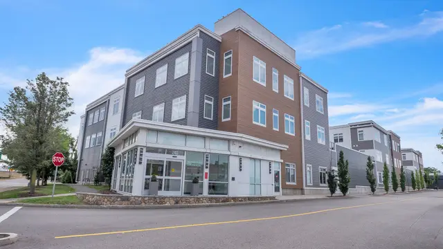 60 Cross St E #318