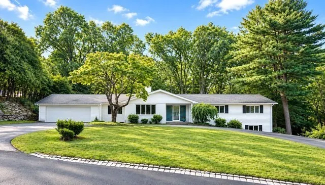 40 Woodfall Rd, Belmont