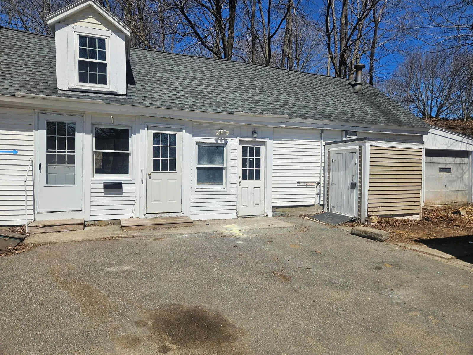 98 Main, Wenham