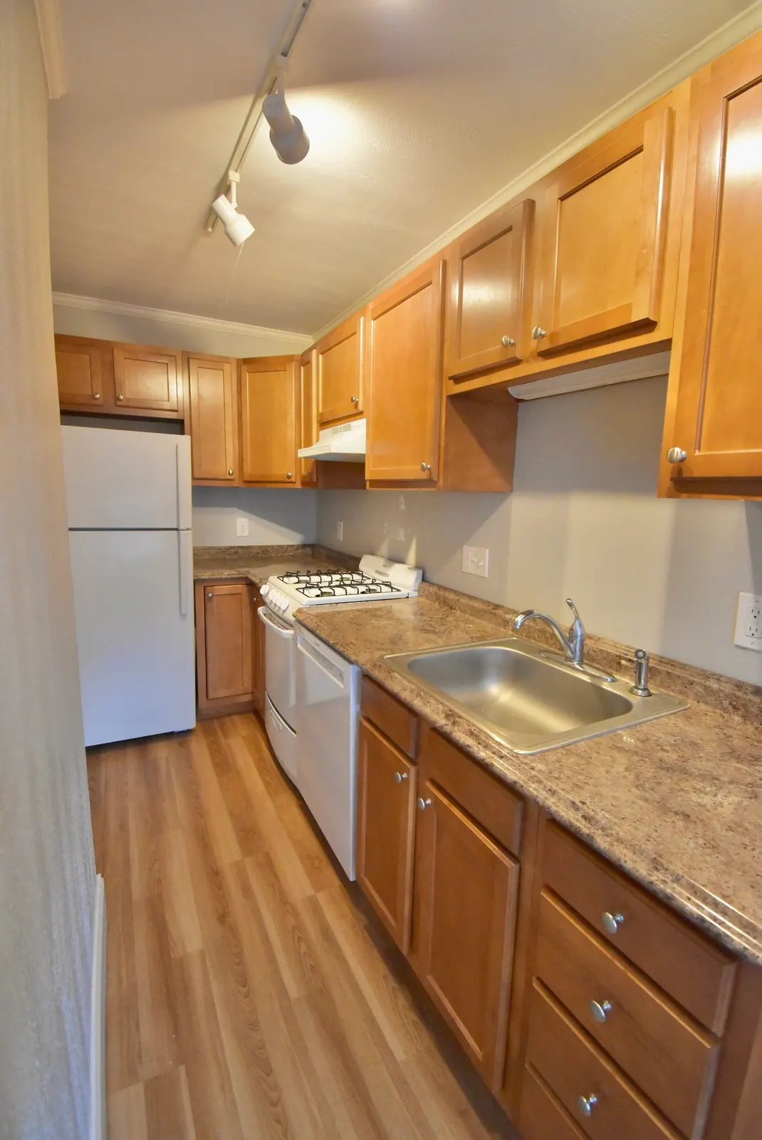 37 Railroad Ave #6, Beverly