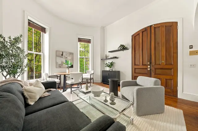 26 Worcester Sq #2