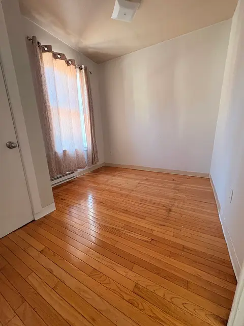4 Ashley St #2