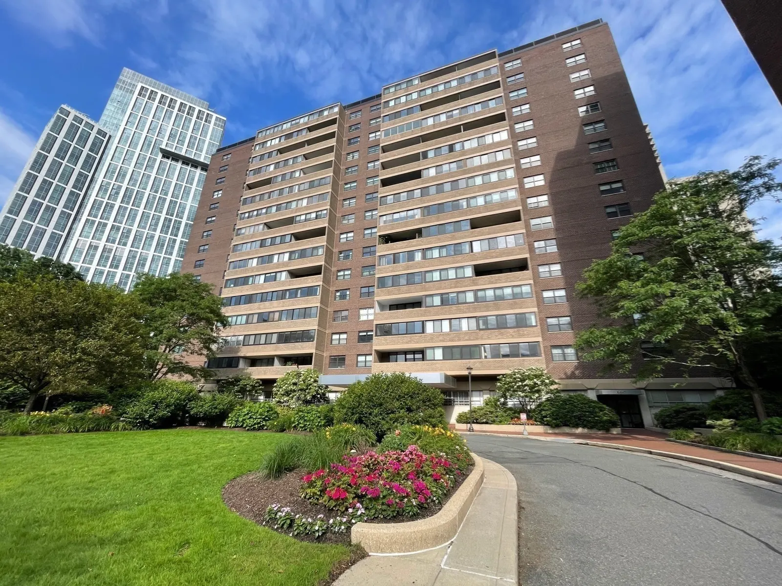 9 Hawthorne Place #12F, Boston