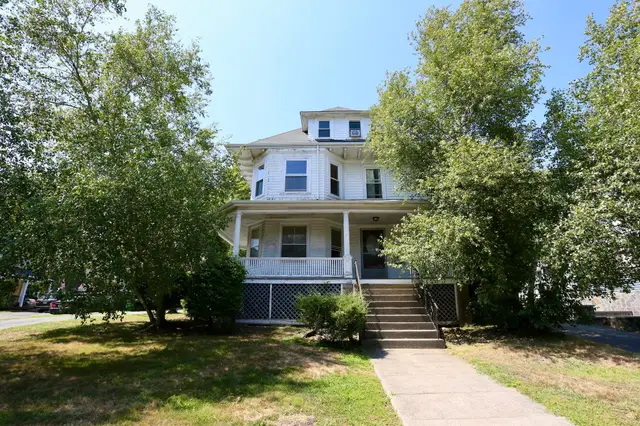 124 Forest St