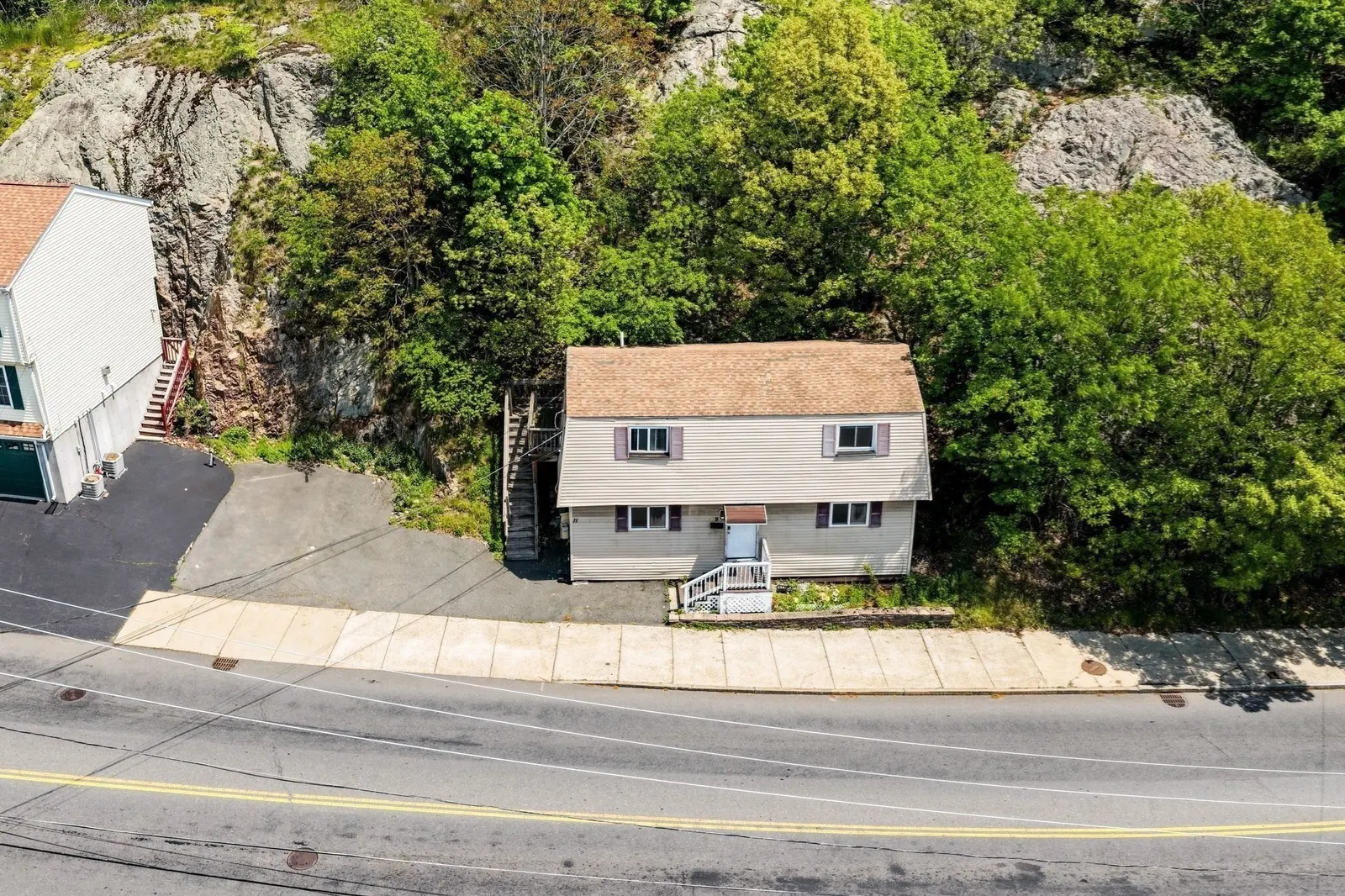 9-11 Dungeon Ave, Lynn